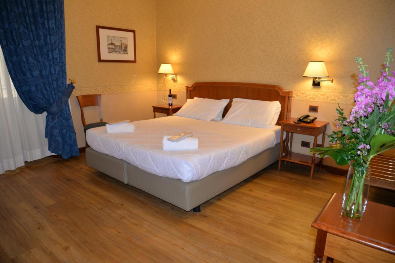 สตรอซซี ปาลาเช โฮเทล Hotel ฟลอเรนซ์ ภายนอก รูปภาพ