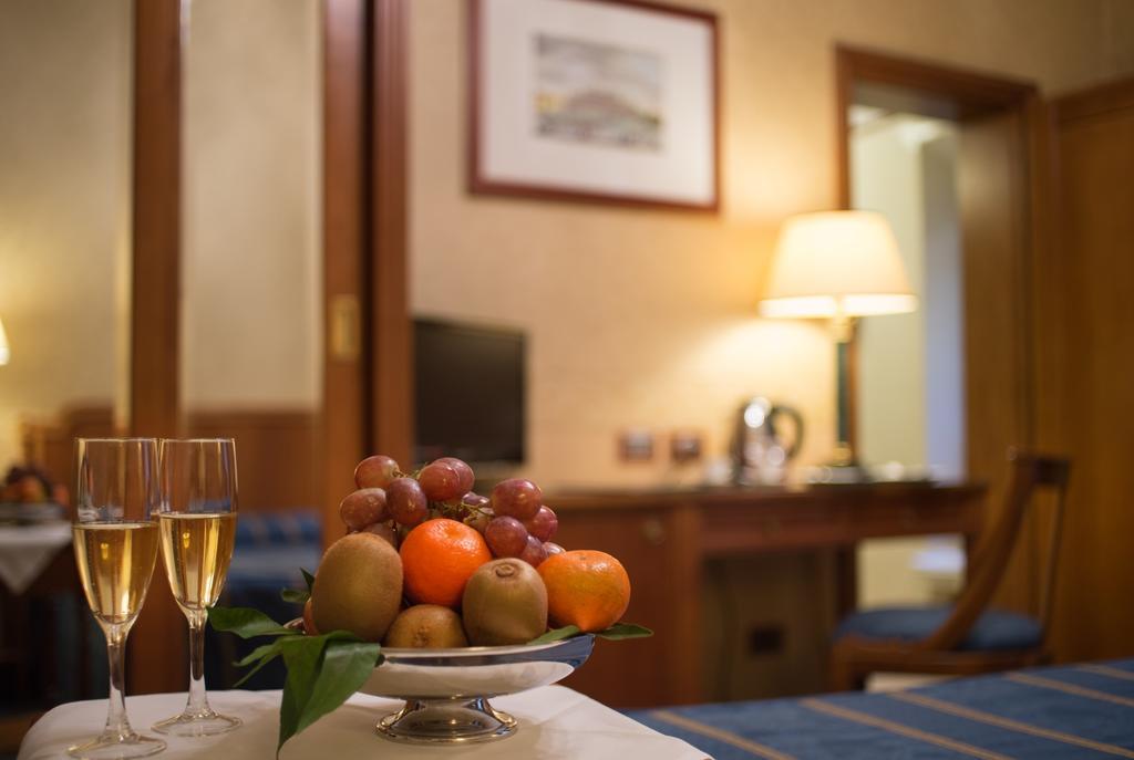สตรอซซี ปาลาเช โฮเทล Hotel ฟลอเรนซ์ ภายนอก รูปภาพ